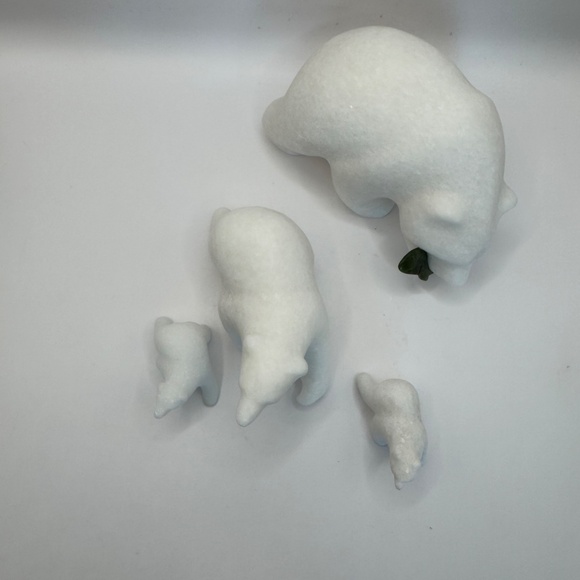 Polar Bear Family White Marble Carved Polar Bears with Jade Fish. Set of 4 EUC - Picture 11 of 11